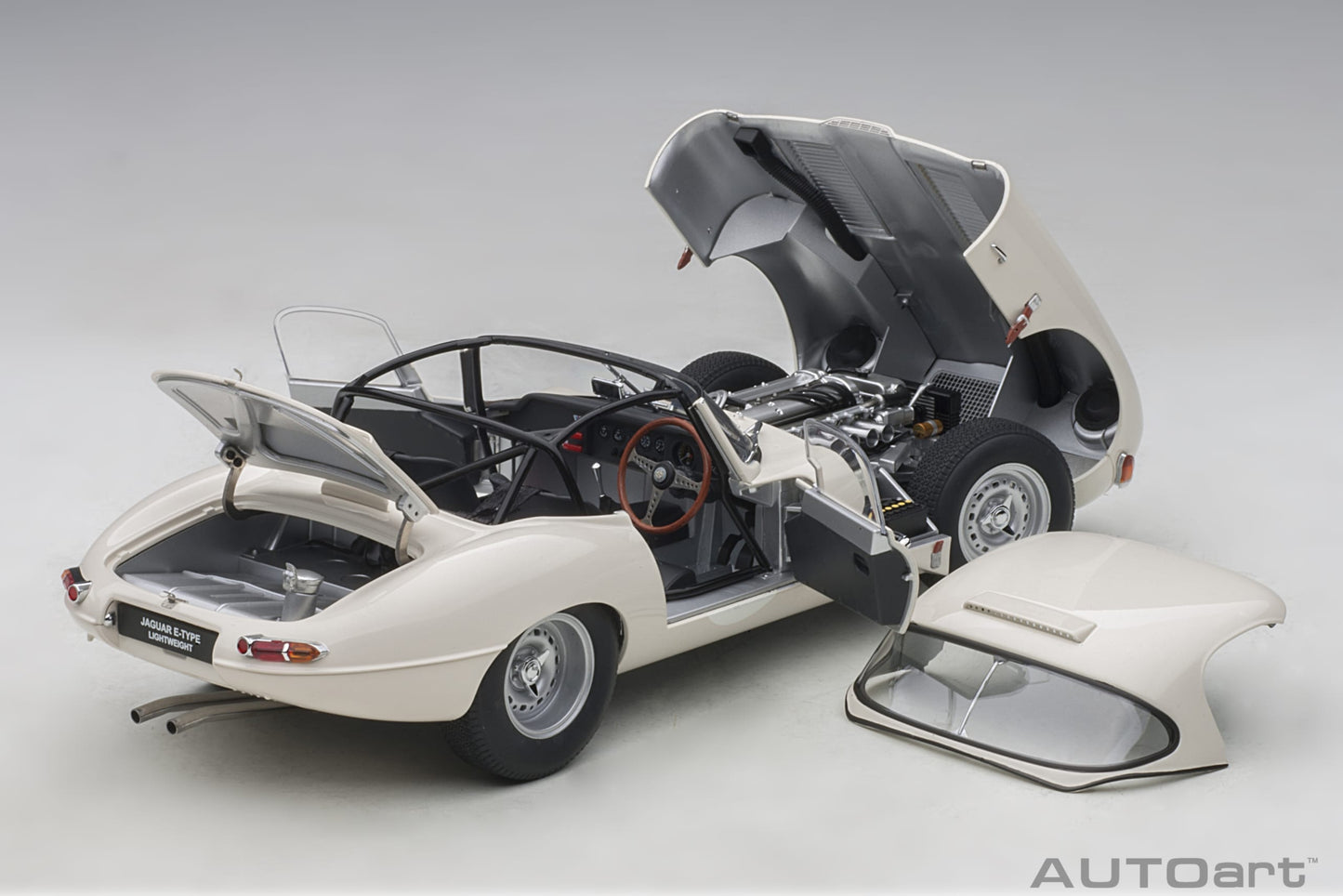 Macheta auto Jaguar Lightweight E-Type (2015) 1:18 AutoArt