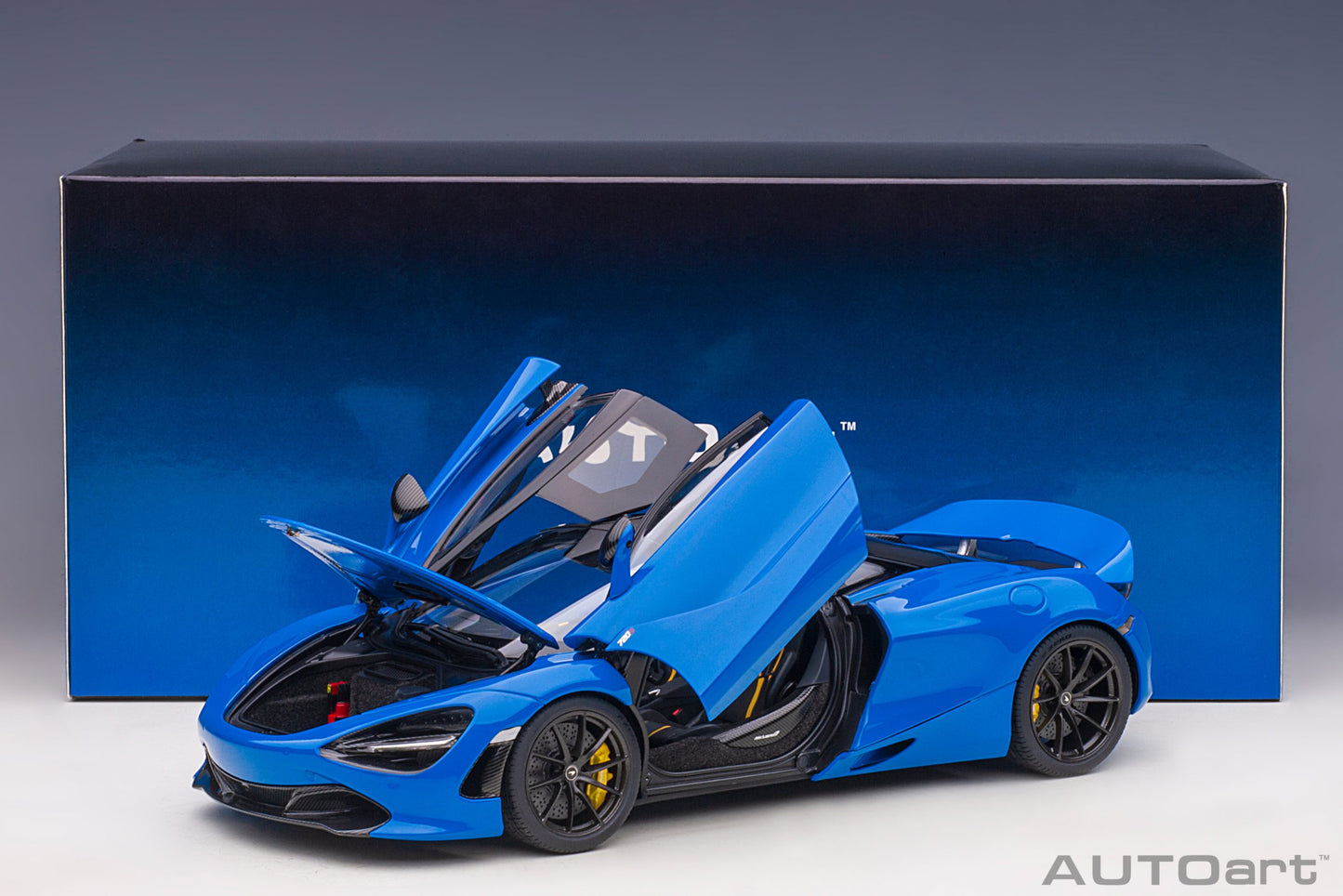 McLaren 720S (2017) 1:18 AutoArt model car
