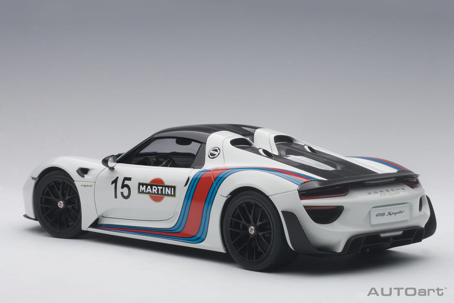 Macheta auto Porsche 918 Spyder Weissach Package (2013) 1:18 AutoArt