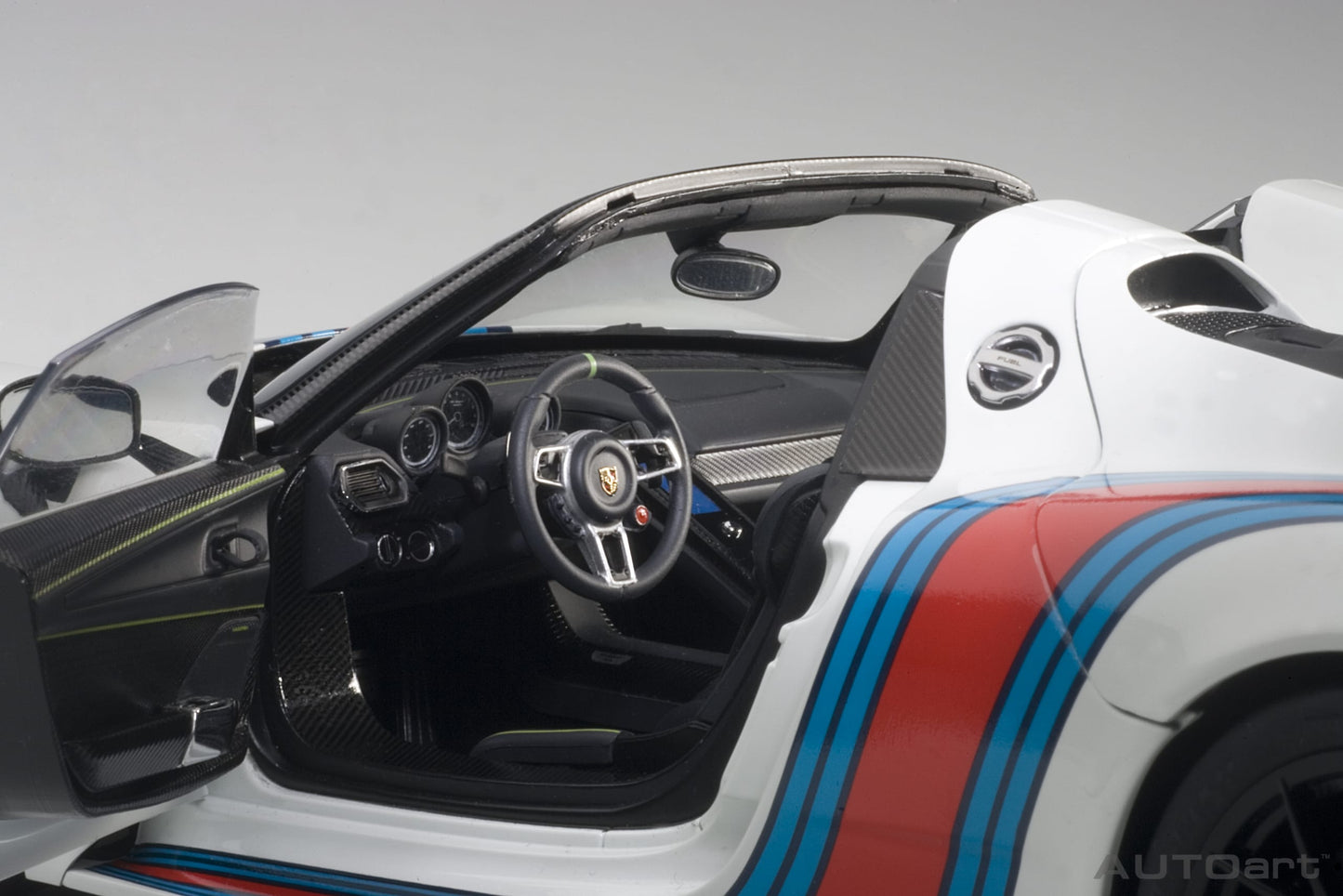 Macheta auto Porsche 918 Spyder Weissach Package (2013) 1:18 AutoArt