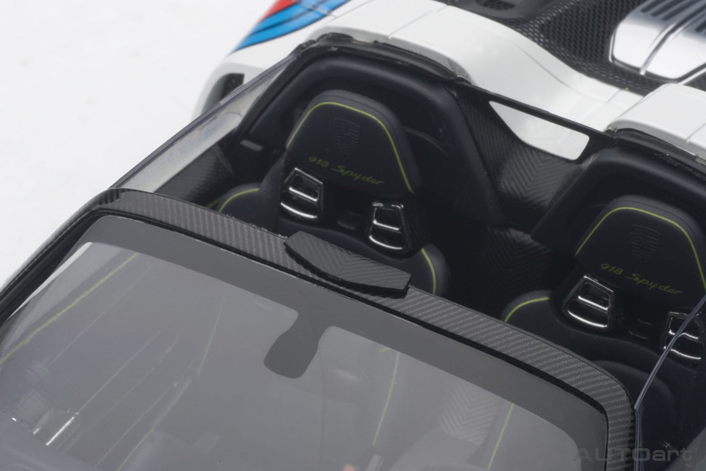 Macheta auto Porsche 918 Spyder Weissach Package (2013) 1:18 AutoArt