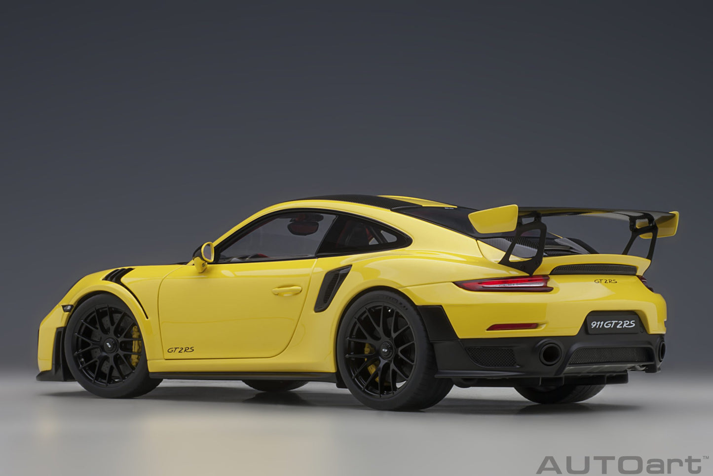 Macheta auto Porsche 911 (991.2) GT2RS Weissach Package (2017) 1:18 AutoArt