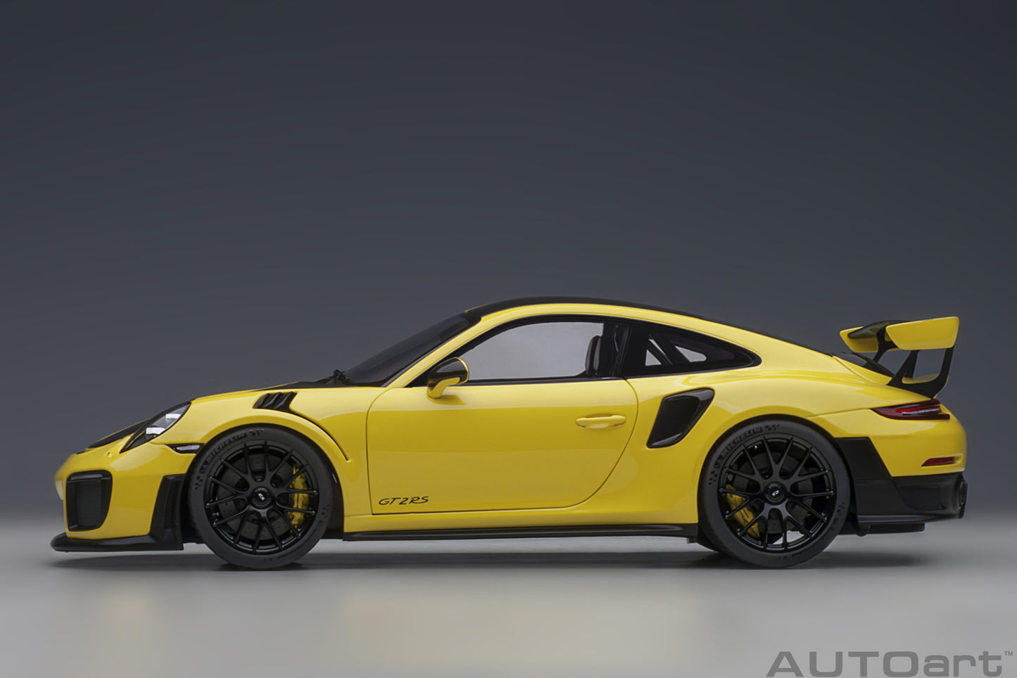 Macheta auto Porsche 911 (991.2) GT2RS Weissach Package (2017) 1:18 AutoArt