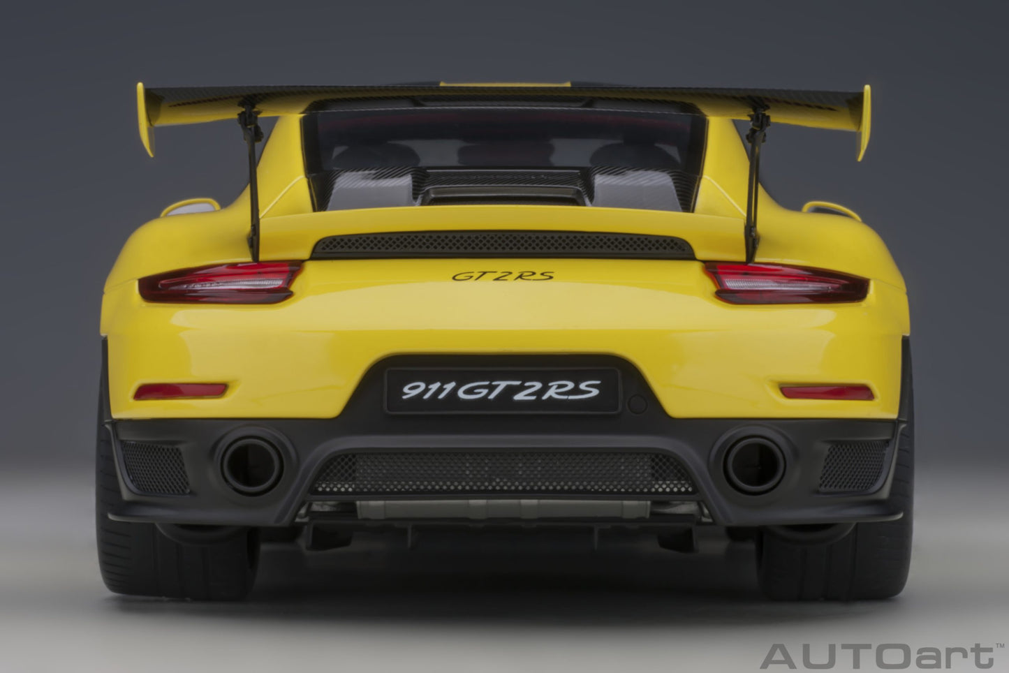 Macheta auto Porsche 911 (991.2) GT2RS Weissach Package (2017) 1:18 AutoArt