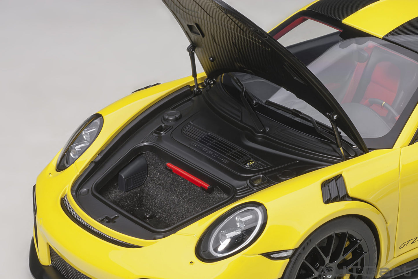 Macheta auto Porsche 911 (991.2) GT2RS Weissach Package (2017) 1:18 AutoArt