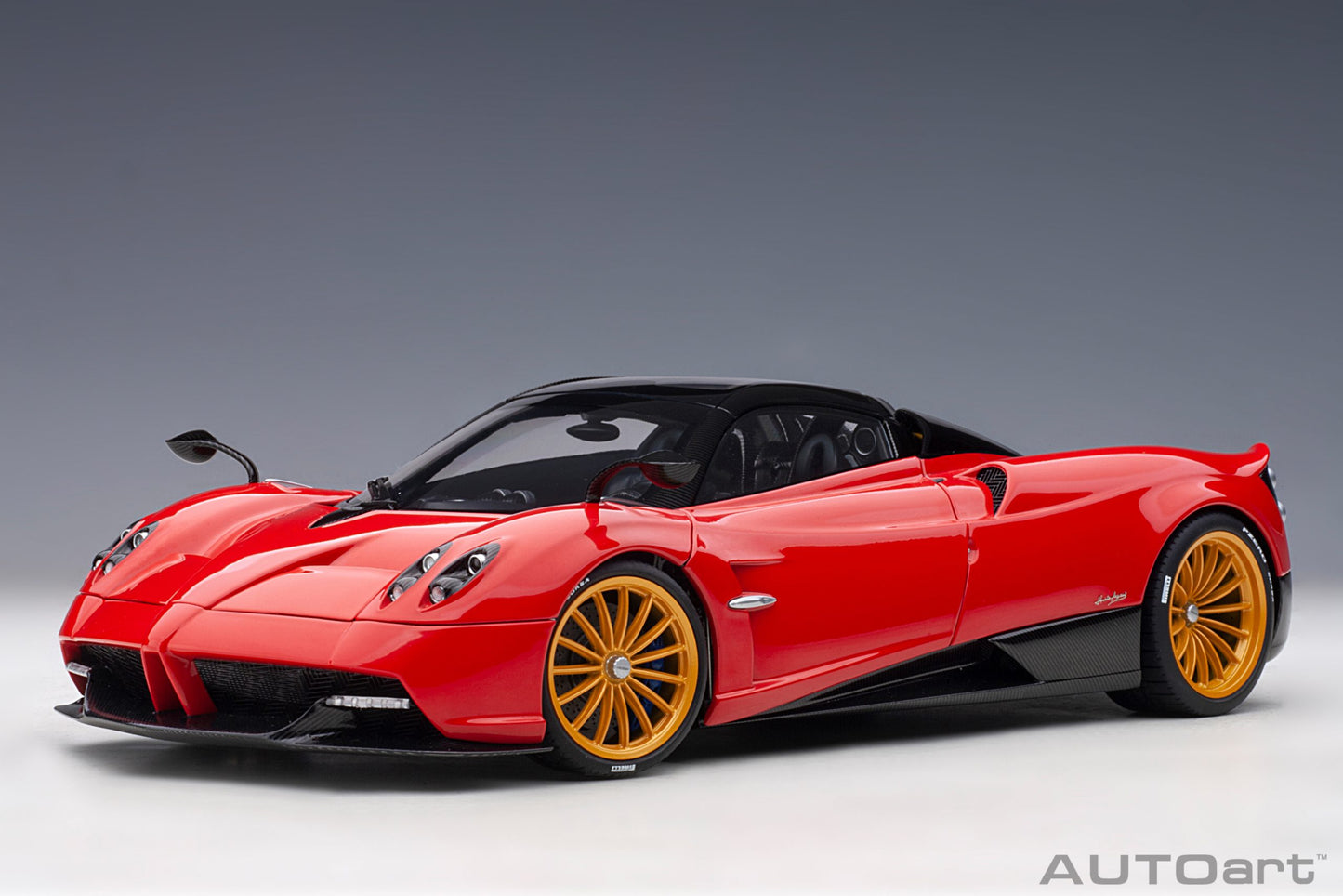 Macheta auto Pagani Huayra Roadster (2017) 1:18 AutoArt