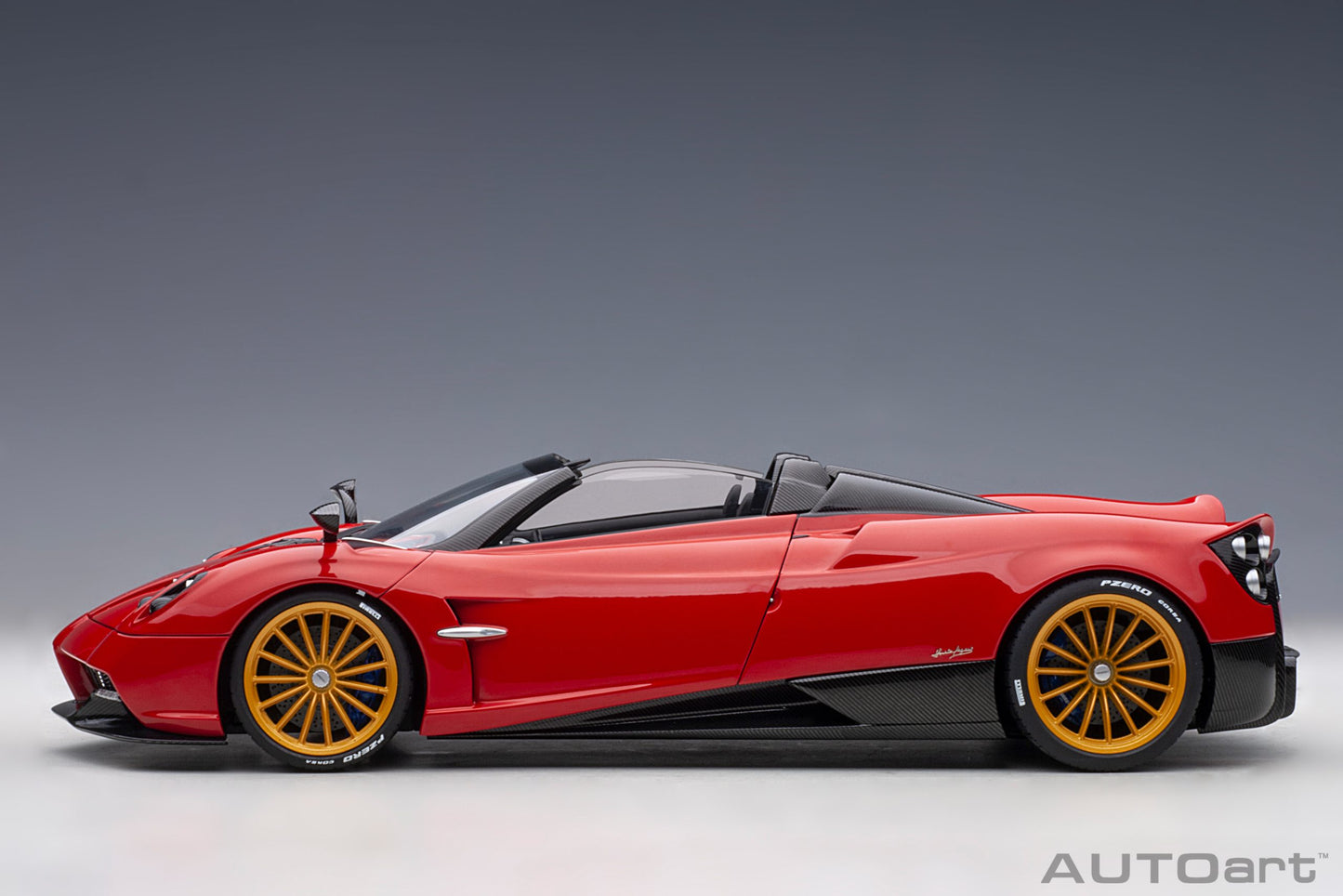 Macheta auto Pagani Huayra Roadster (2017) 1:18 AutoArt