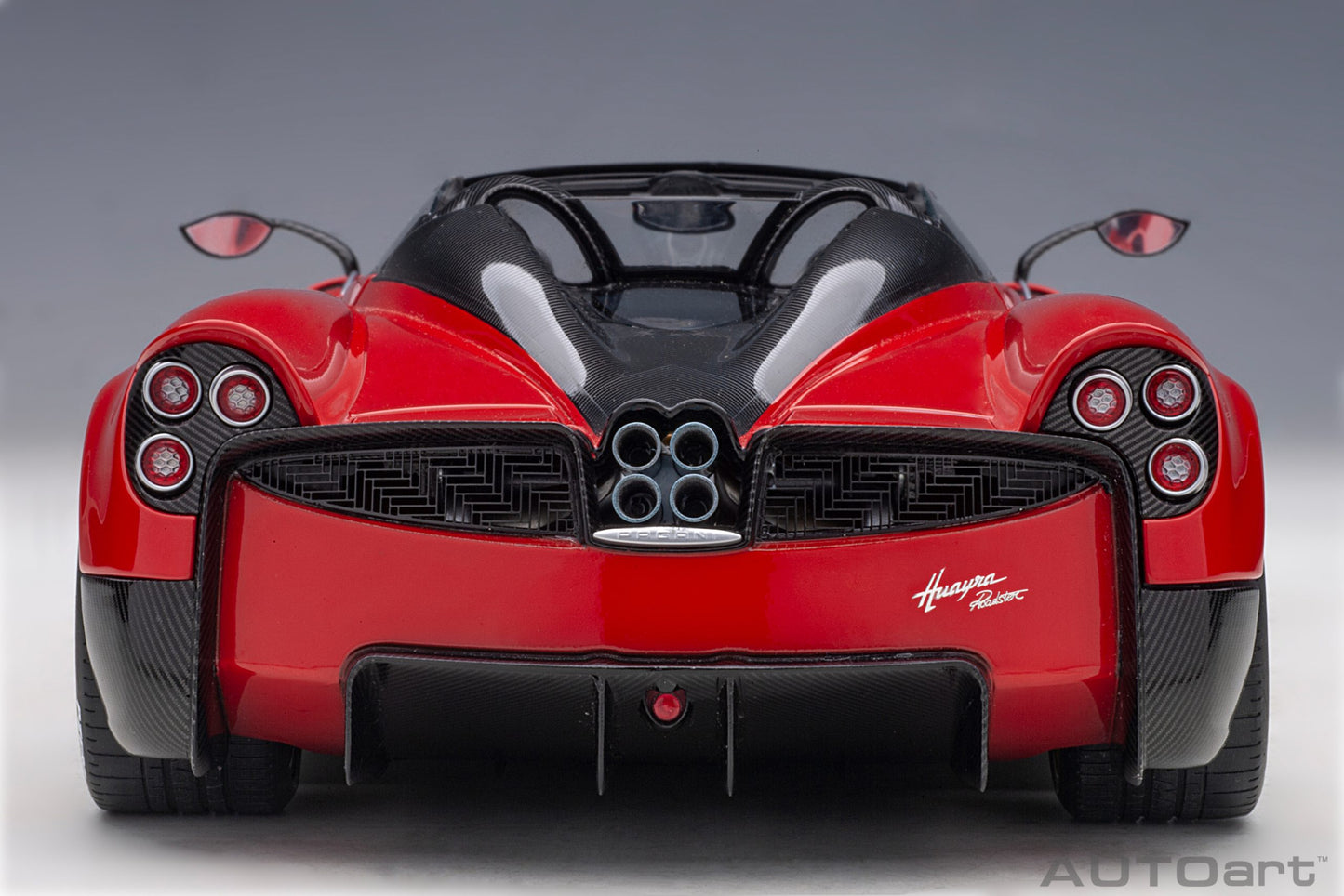 Macheta auto Pagani Huayra Roadster (2017) 1:18 AutoArt