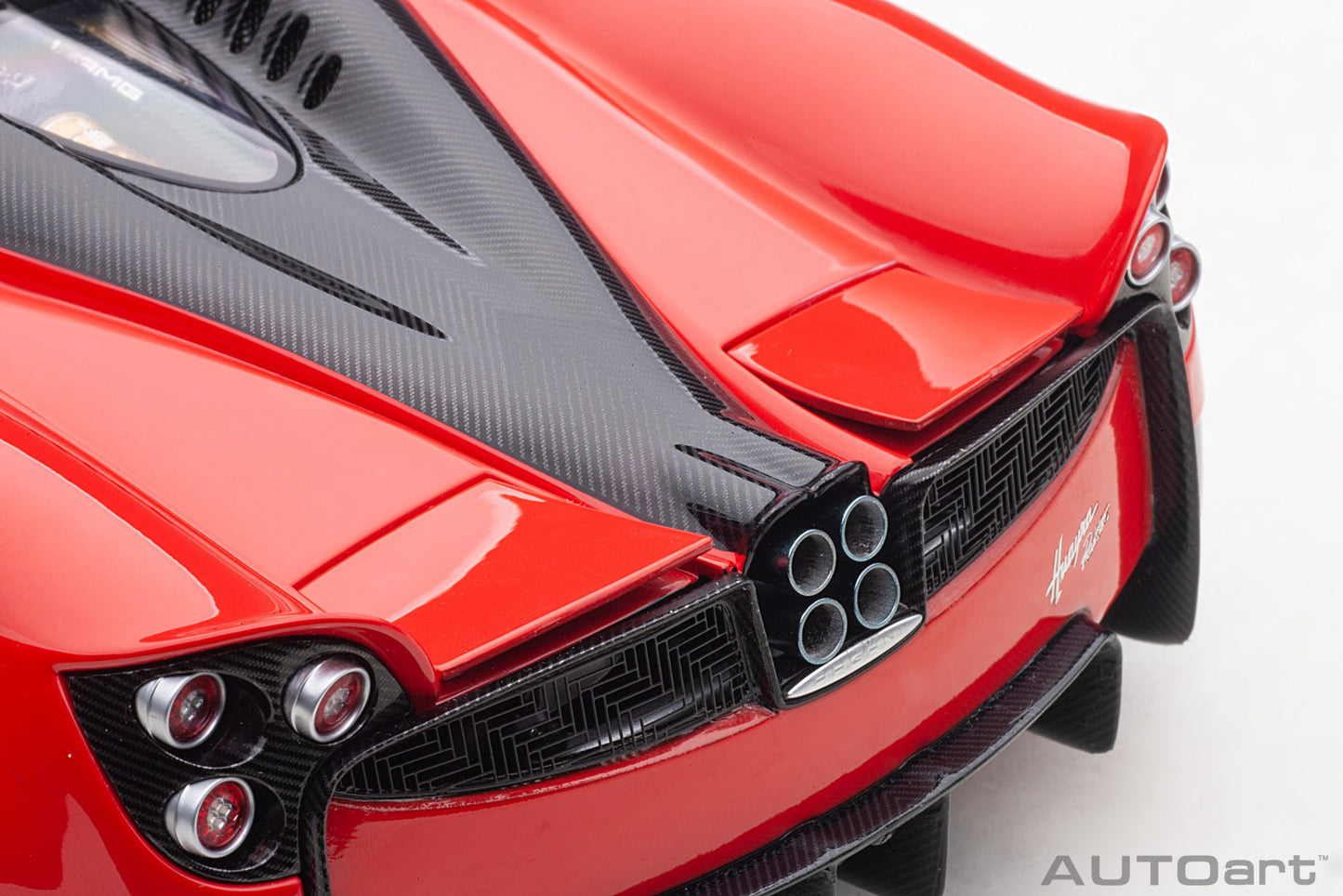 Macheta auto Pagani Huayra Roadster (2017) 1:18 AutoArt