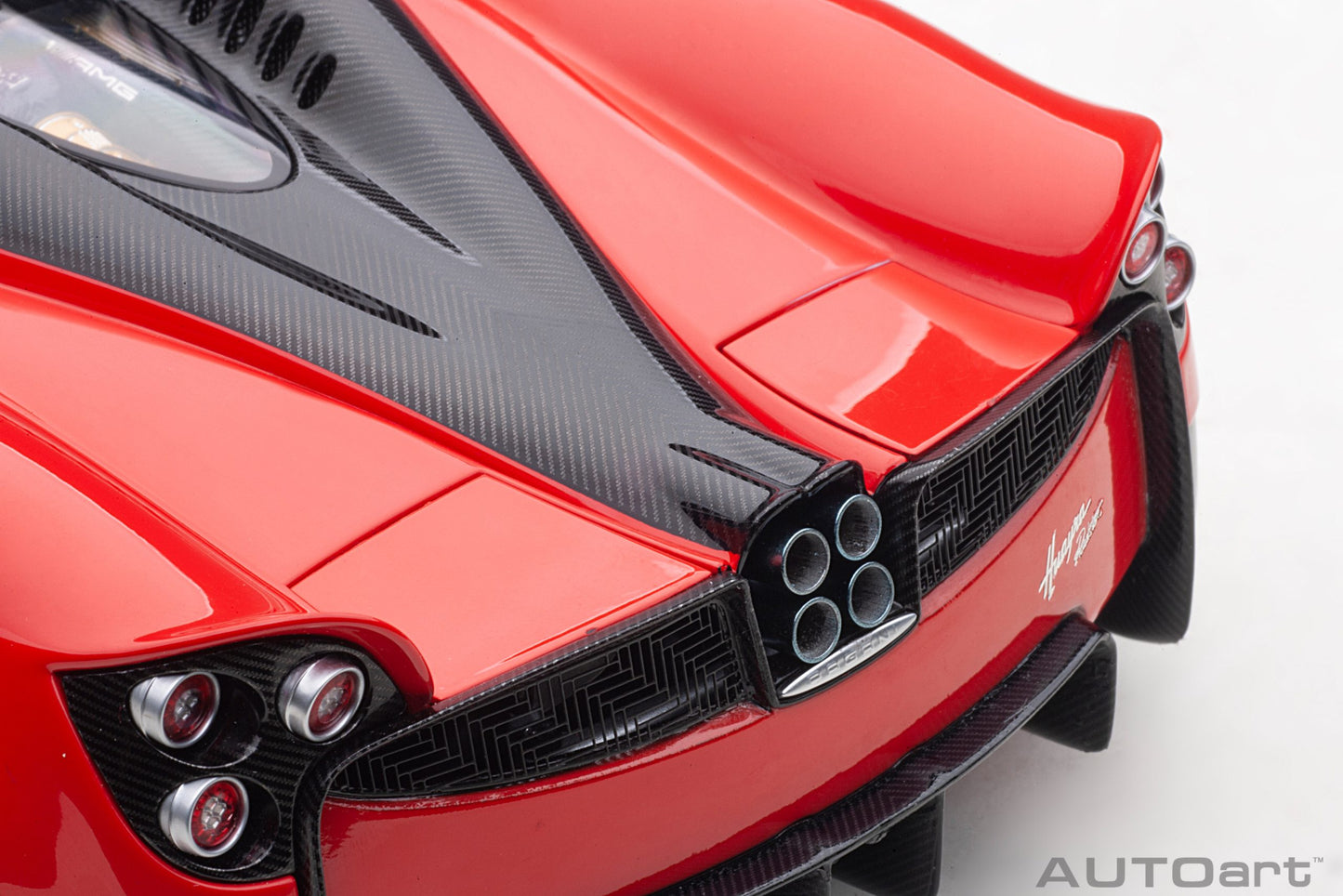 Macheta auto Pagani Huayra Roadster (2017) 1:18 AutoArt