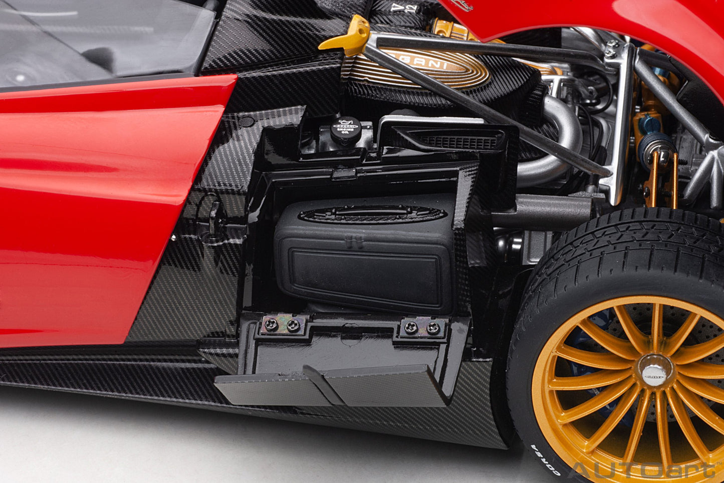 Macheta auto Pagani Huayra Roadster (2017) 1:18 AutoArt