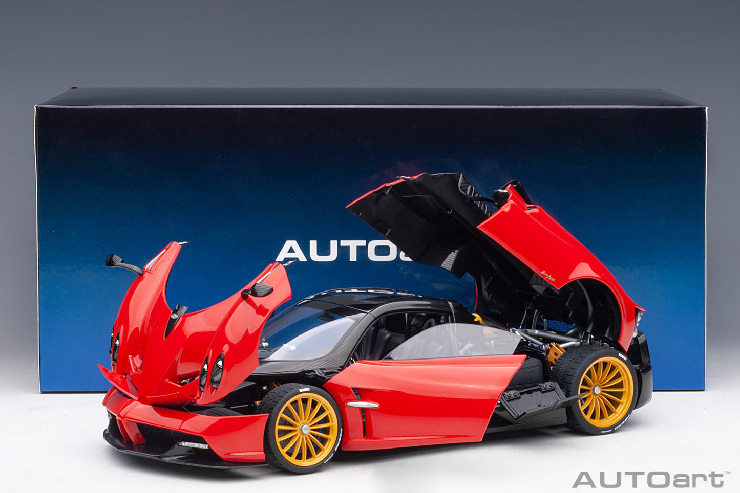 Macheta auto Pagani Huayra Roadster (2017) 1:18 AutoArt