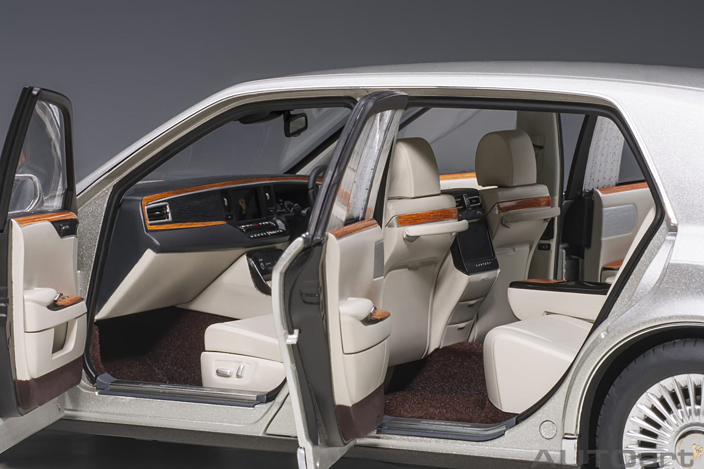 Macheta auto Toyota Century special edition with curtain (2019) 1:18 AutoArt