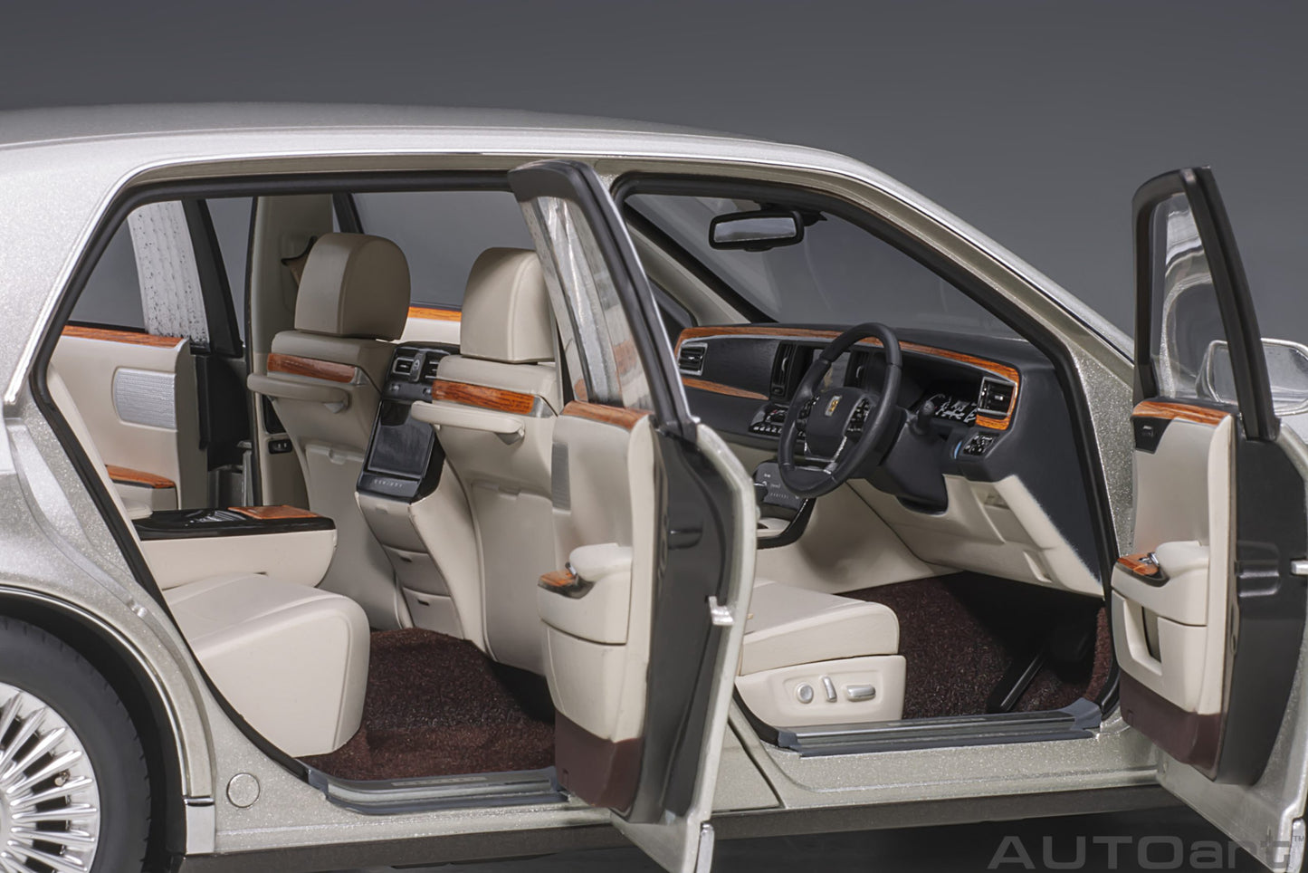 Macheta auto Toyota Century special edition with curtain (2019) 1:18 AutoArt