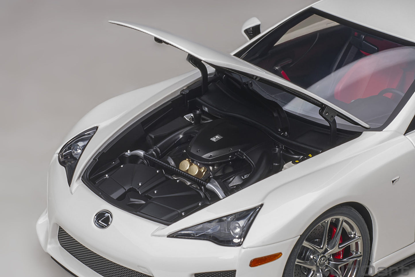 Macheta auto Lexus LFA (2010) 1:18 AutoArt