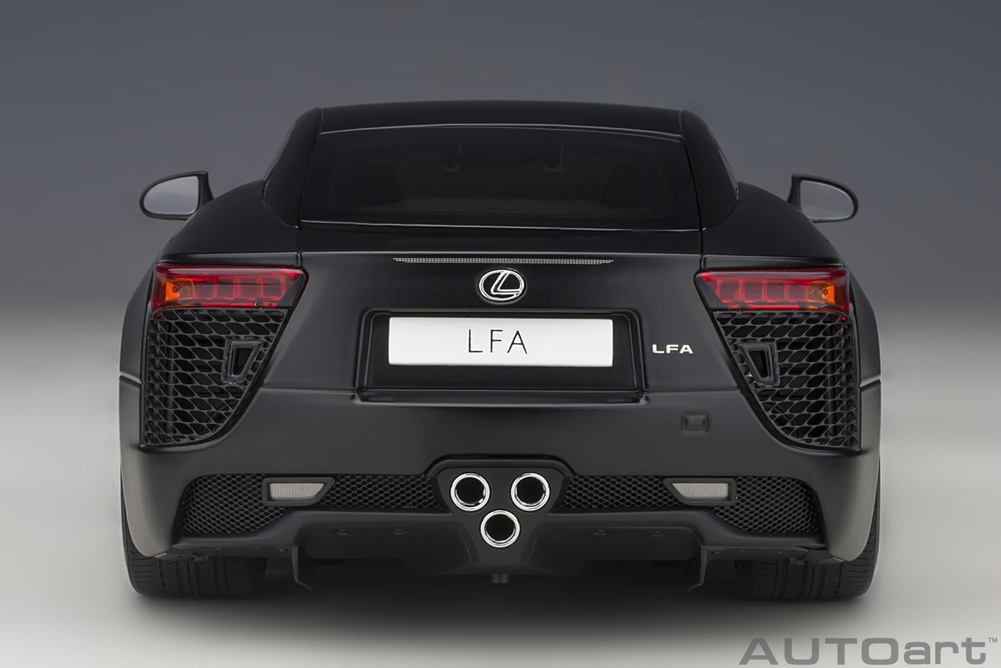 Macheta auto Lexus LFA (2010) 1:18 AutoArt