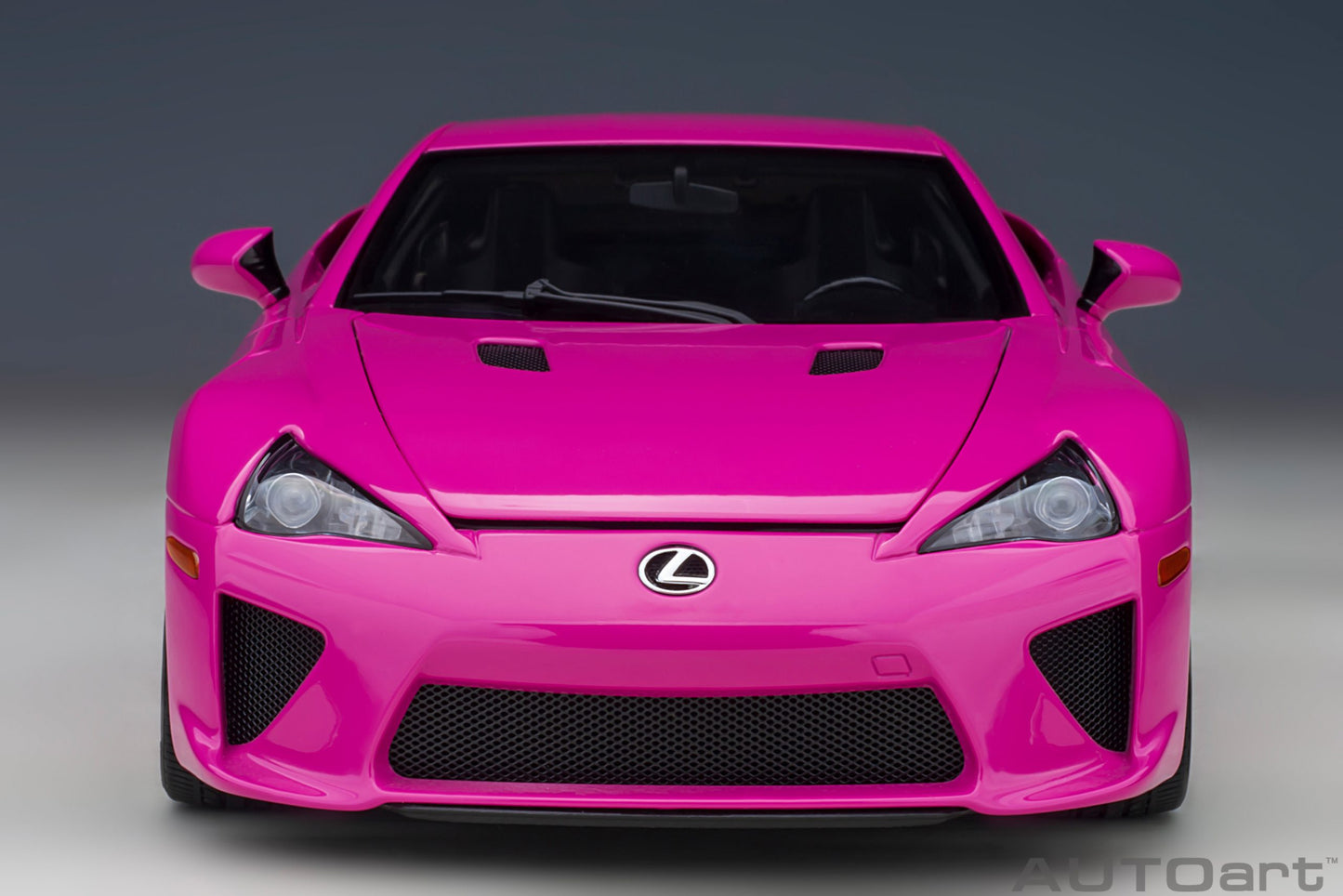 Macheta auto Lexus LFA (2010) 1:18 AutoArt