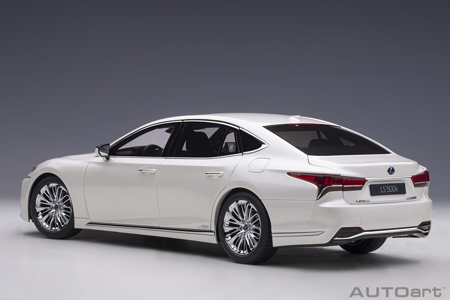 Macheta auto Lexus LS 500H (2018) 1:18 AutoArt