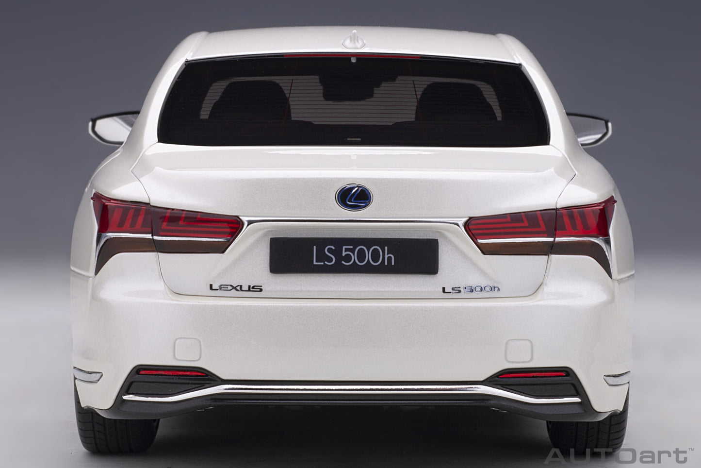 Macheta auto Lexus LS 500H (2018) 1:18 AutoArt