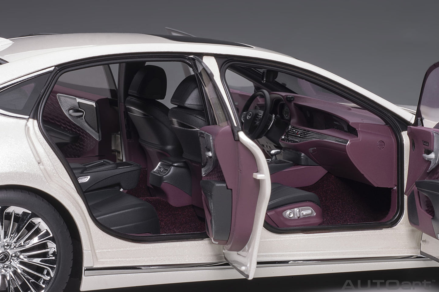 Macheta auto Lexus LS 500H (2018) 1:18 AutoArt