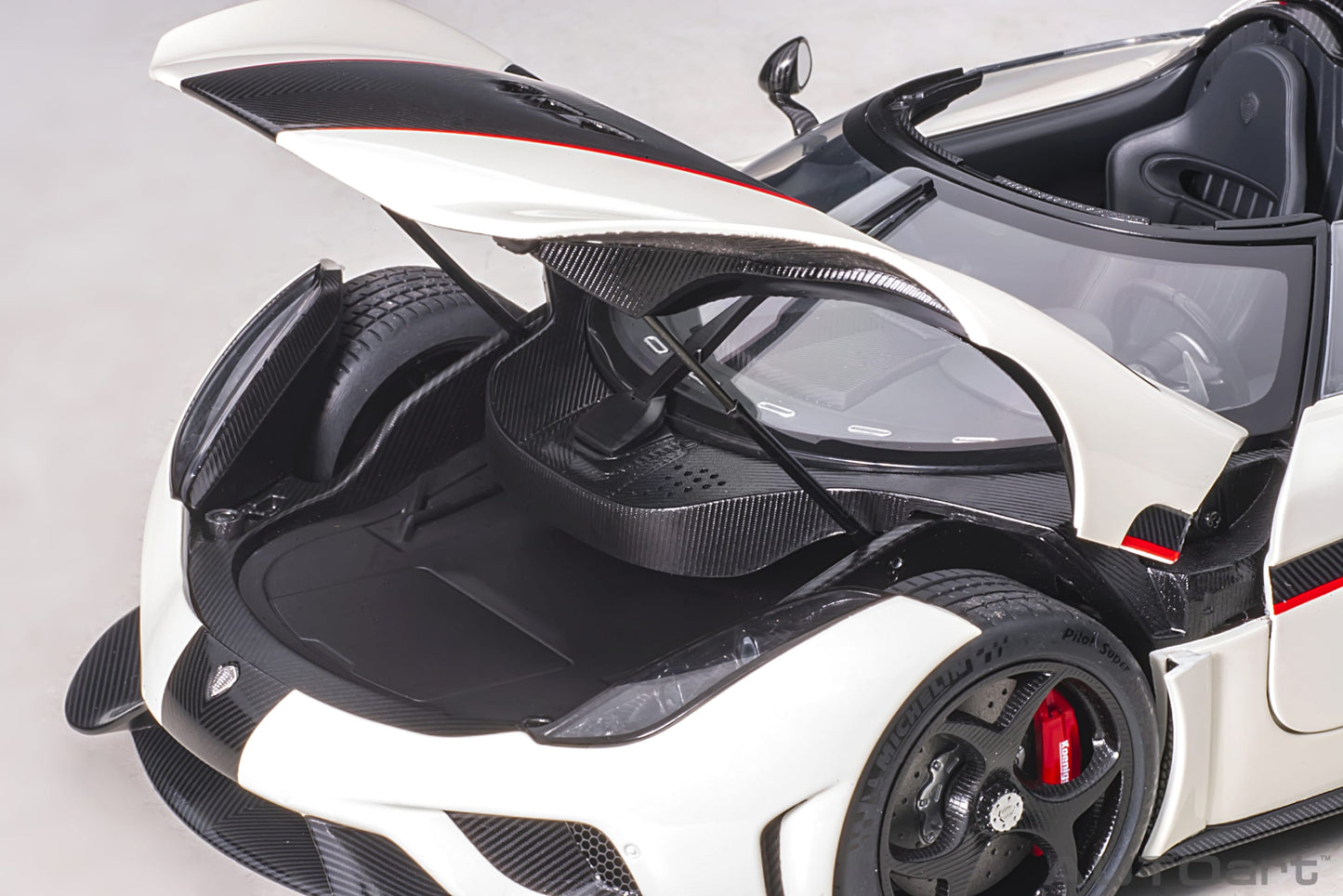Macheta auto Koenigsegg Regera (2016) 1:18 AutoArt