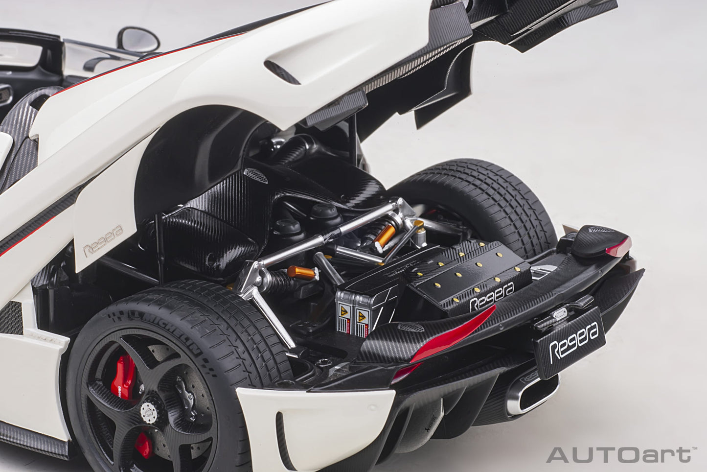 Macheta auto Koenigsegg Regera (2016) 1:18 AutoArt