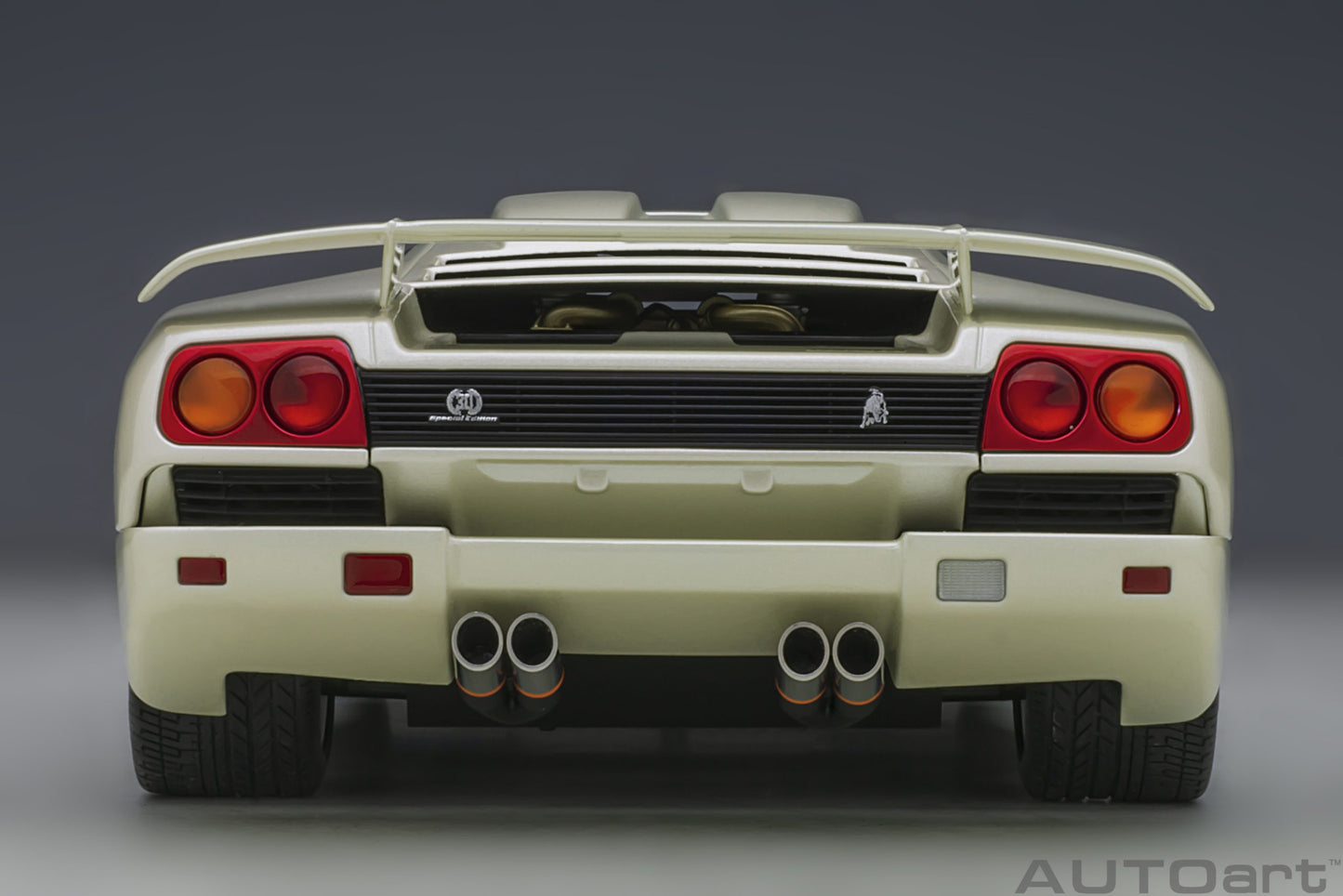 Macheta auto Lamborghini Diablo JOTA (1995) 1:18 AutoArt