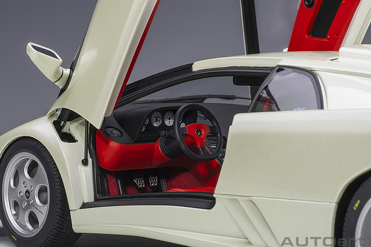 Macheta auto Lamborghini Diablo JOTA (1995) 1:18 AutoArt