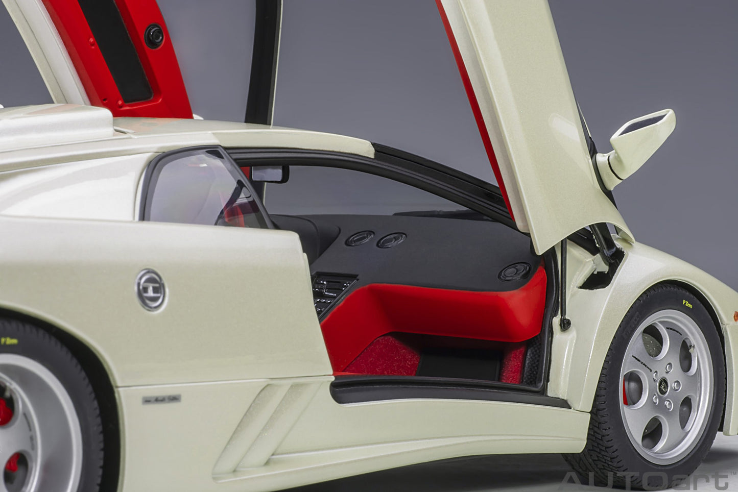 Macheta auto Lamborghini Diablo JOTA (1995) 1:18 AutoArt
