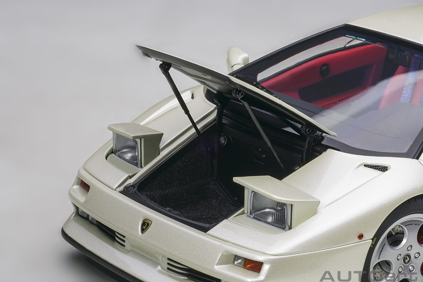 Macheta auto Lamborghini Diablo JOTA (1995) 1:18 AutoArt
