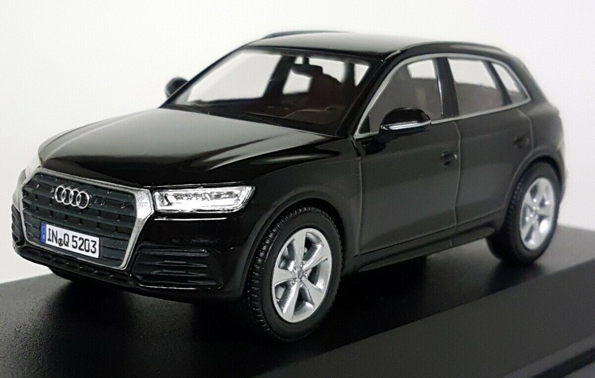 Macheta auto Audi Q5 (2017) 1:43 Spark