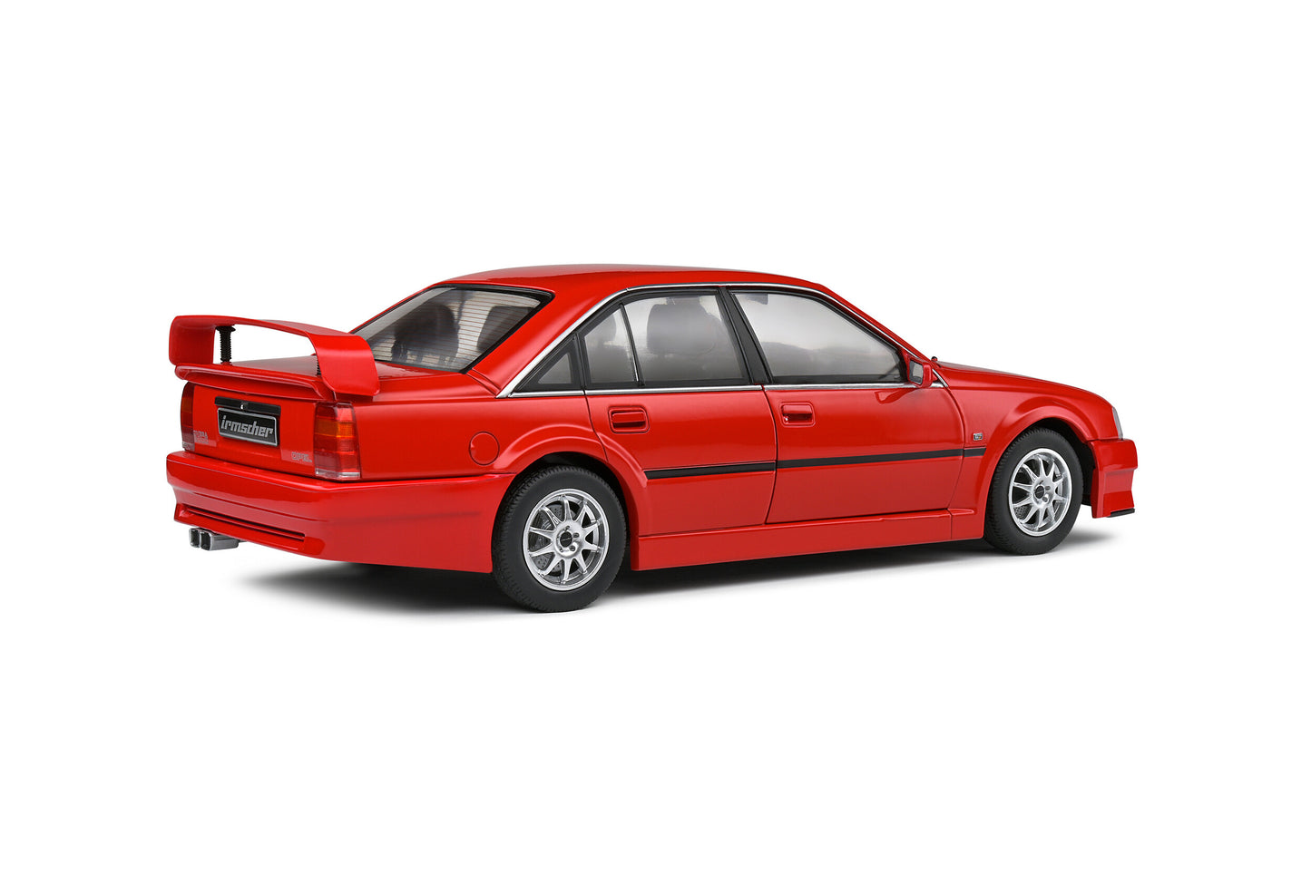 Macheta auto Opel Omega 3000 24V (1990) 1:18 Solido