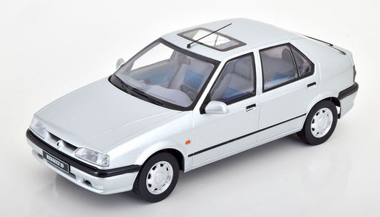 Renault 19 1994 1:18 Triple9 model car