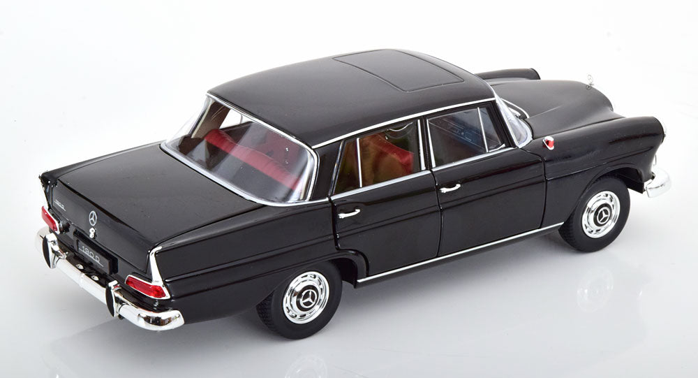 Macheta auto  Mercedes-Benz 190D W110 1964 1:18 Norev
