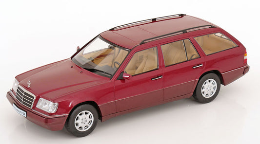 Macheta auto Mercedes Benz E-Klasse S124 T-Modell 1995  1:18 Triple9
