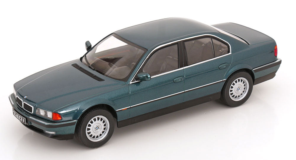 BMW 740i E38 (1994) 1:18 KK-Scale model car