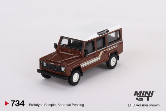 Macheta auto Land Rover Defender 110 County Station Wagon Russet Brown 1985 (LHD) 1:64 MIniGT