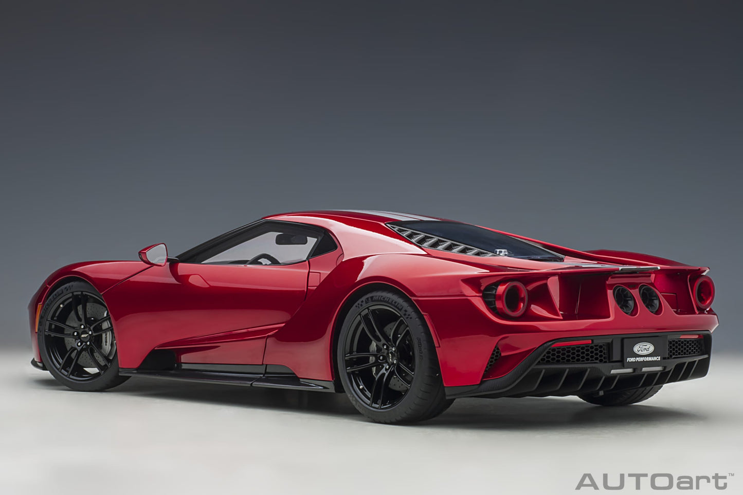 Macheta auto Ford GT (2017) 1:12 AutoArt