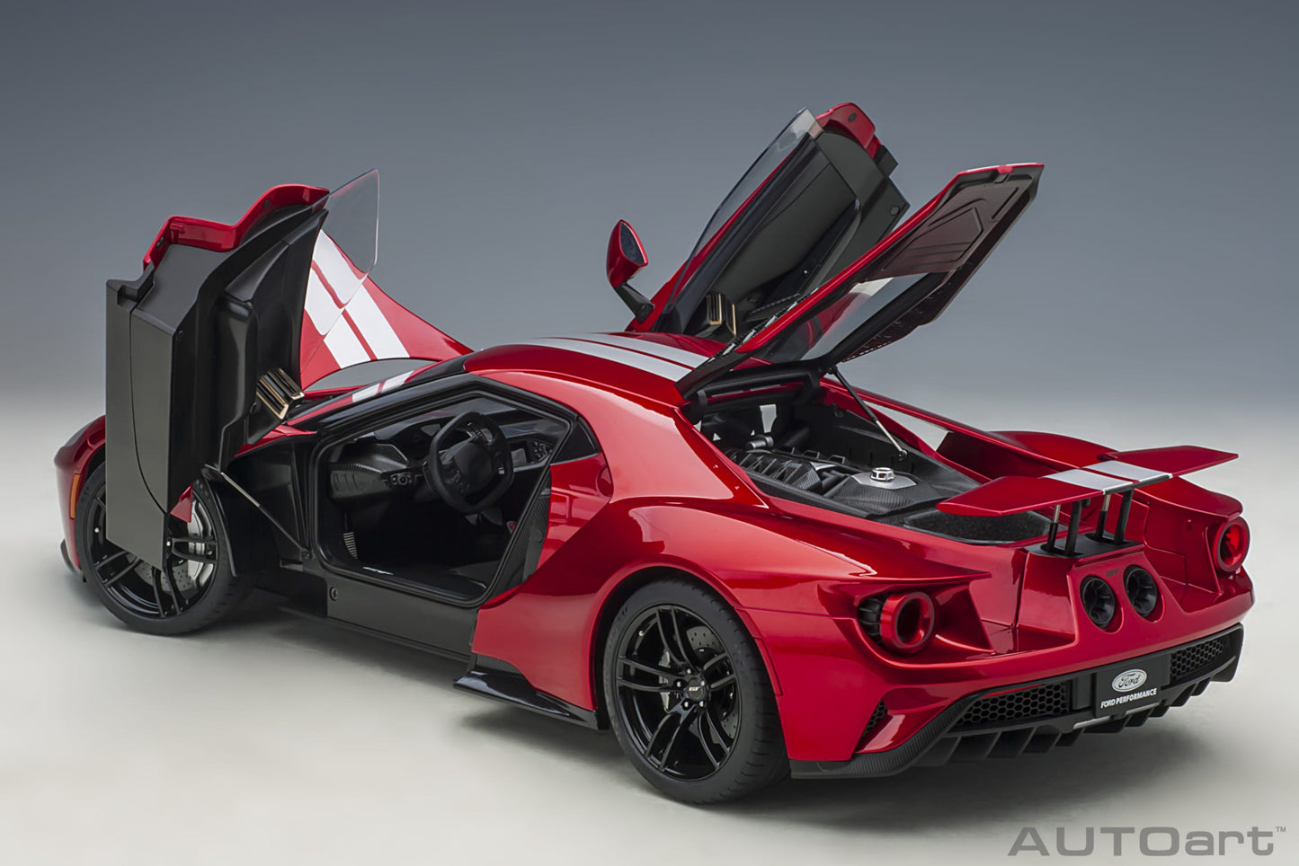 Macheta auto Ford GT (2017) 1:12 AutoArt