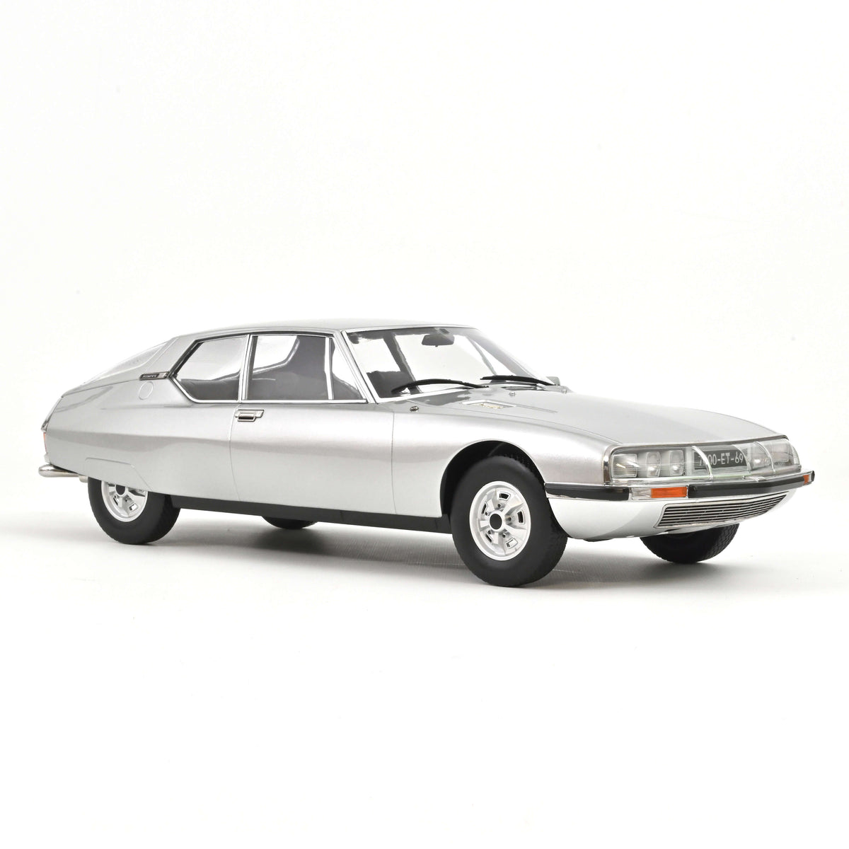 Macheta auto   Citroen SM 1972 Pearl Grey 1:12 Norev