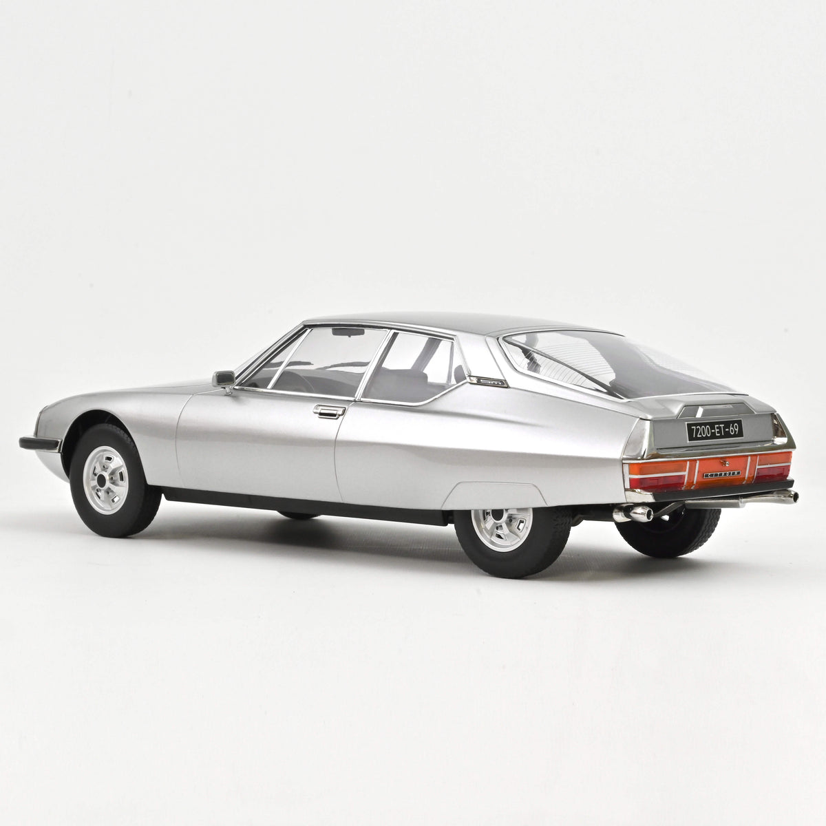 Macheta auto   Citroen SM 1972 Pearl Grey 1:12 Norev