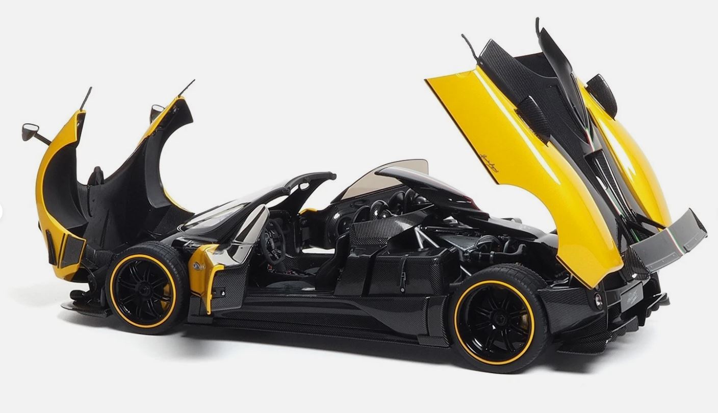 Pagani Zonda Cinque Roadster (2009) 1:18 Almost Real model car