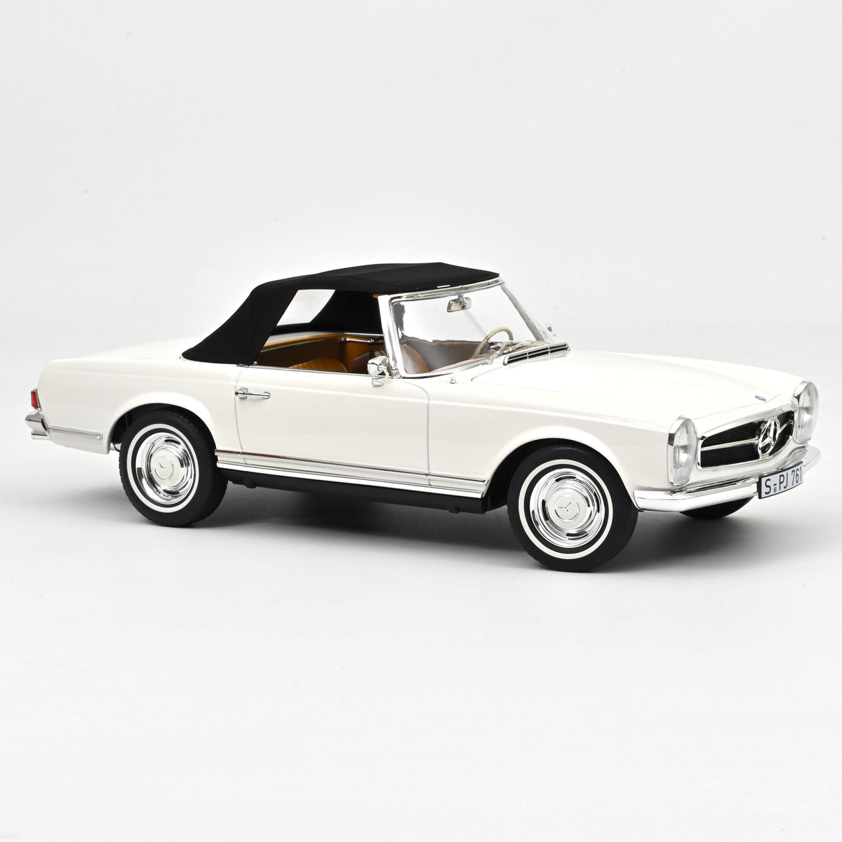 Macheta auto  Mercedes-Benz 230 SL 1963 White 1:12 Norev