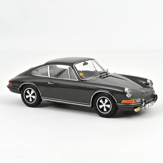 Macheta auto Porsche 911 S (1972) 1:12 Norev