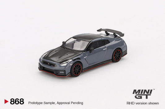 Macheta auto Nissan GT-R Nismo 2024 NISMO, Stealth Gray, 2024 (LHD)  1:64 MIniGT