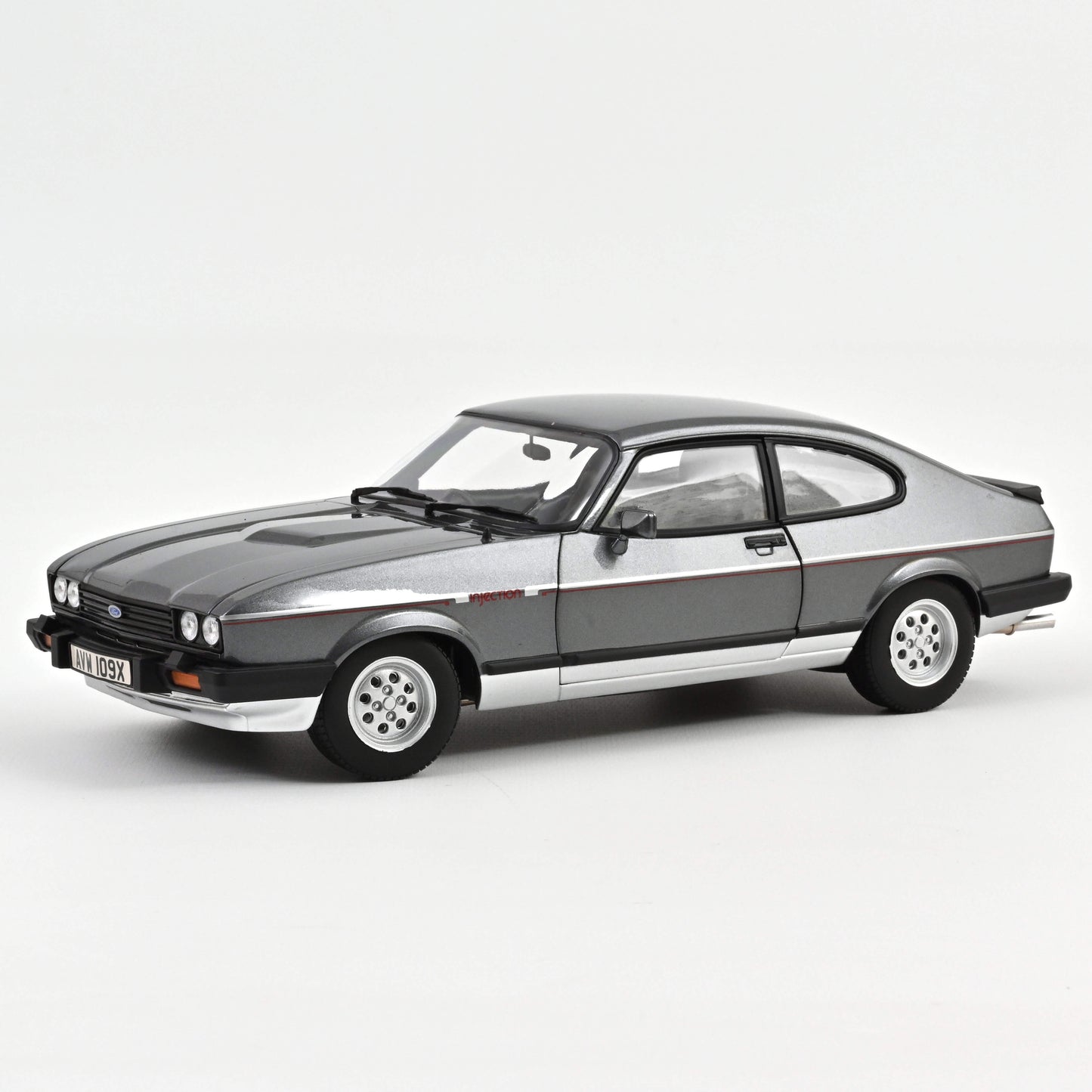 Macheta auto Ford Capri Mk.III 2.8 Injection RHD (1981) 1:18 Norev