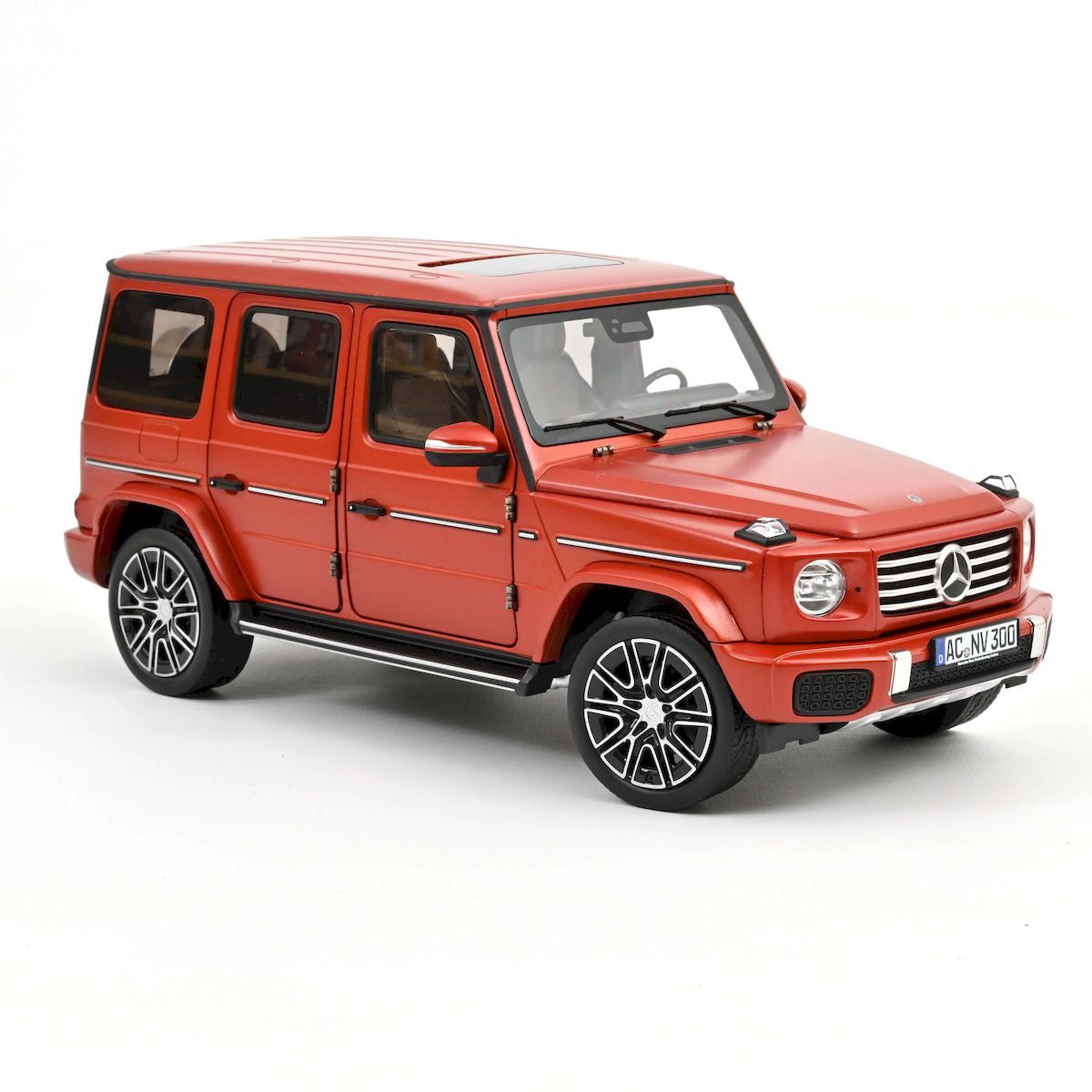 *Precomanda Macheta auto Mercedes-Benz G-Class 2024 Copper Orange matt 1:18 Norev
