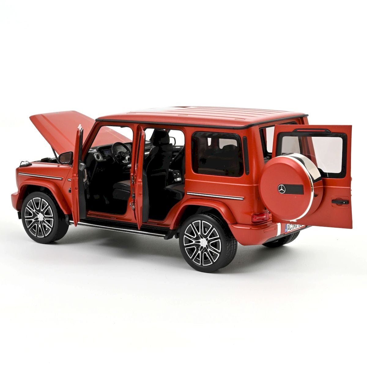 *Precomanda Macheta auto Mercedes-Benz G-Class 2024 Copper Orange matt 1:18 Norev