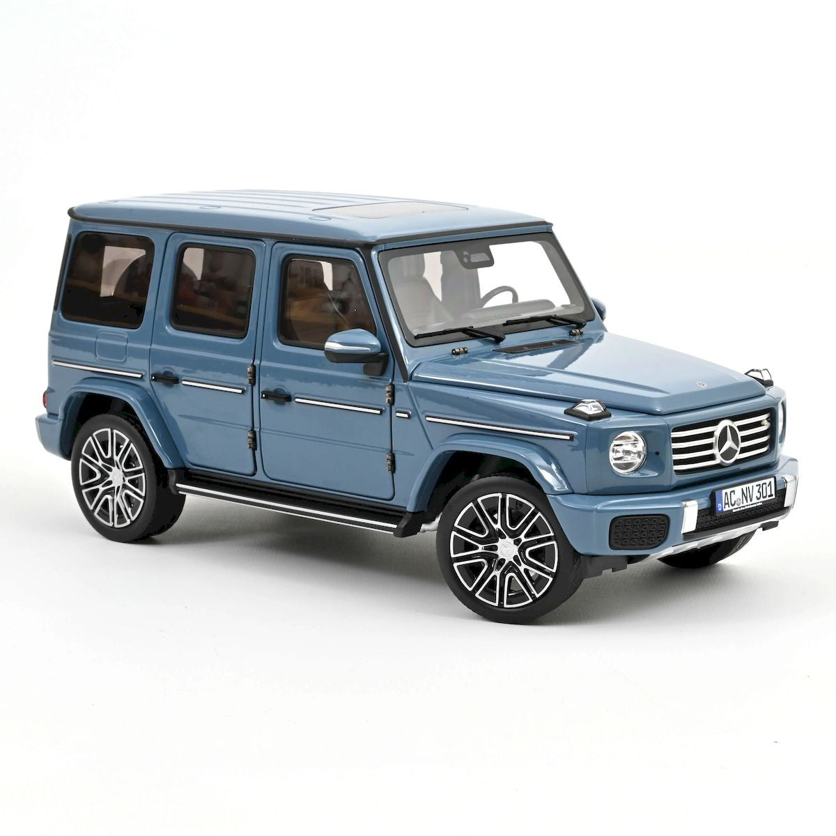 *Precomanda Macheta auto Mercedes-Benz G-Class 2024 Vintage Blue 1:18 Norev