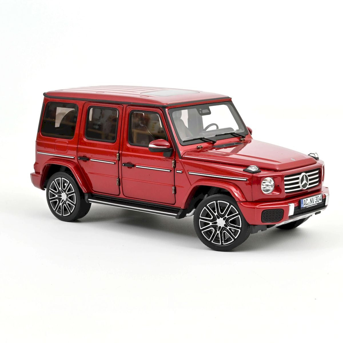 *Precomanda Macheta auto Mercedes-Benz G-Class 2024 Hyacinth Red  1:18 Norev